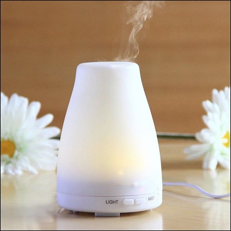 100 ML Aroma Humidifier Essential Oil Diffuser Air Treatment for Home Office Bedroom- White