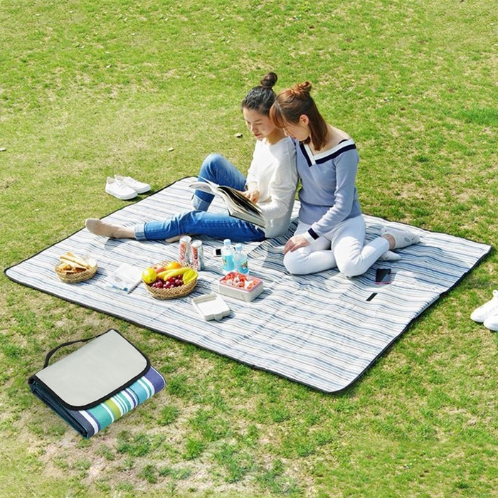 600D Waterproof Oxford Foldable Cloth Outdoor Beach Camping Mat Picnic Blanket, Size: 150*150cm, Random Color Delivery