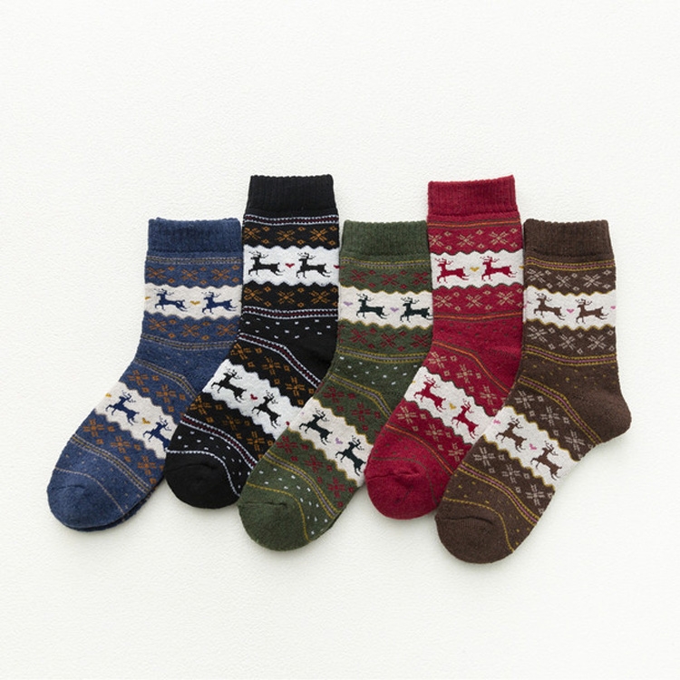 1 Pair Men and Women Warm Christmas Design Casual Knit Wool Socks Party Supplies，Random Color Delivery