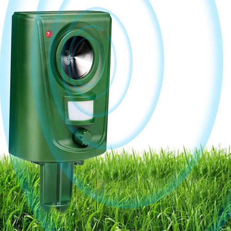 Outdoor Waterproof Infrared Animal Repeller, High-Power Ultrasonic Weasel Repellent