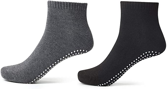 NEWCHAO 4 Pairs Non Slip Skid Socks Anti Slip Sock for women and men, Grip Socks for Yoga Home Barre Pilates Hospital Workout